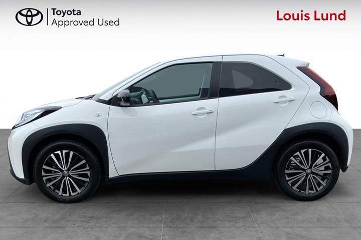 Hvid Toyota Aygo X fra 2025