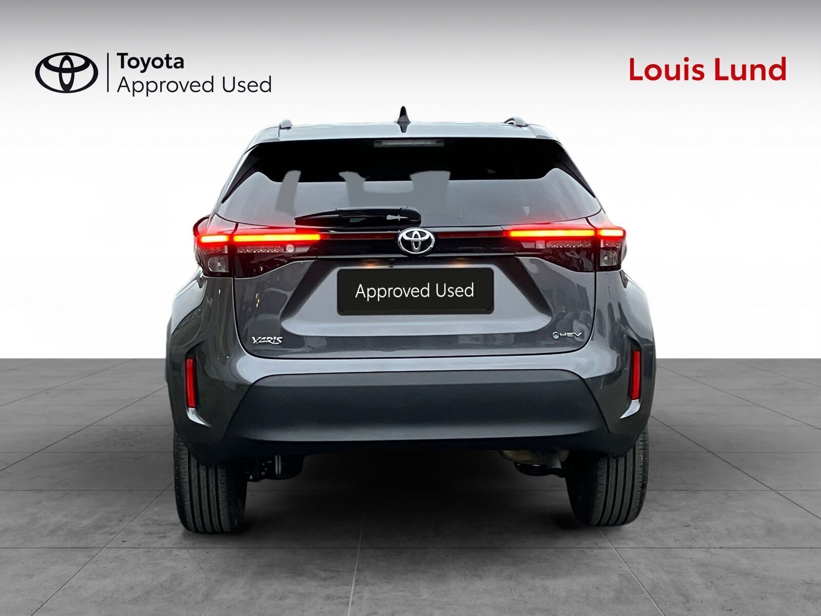 Grå Toyota Yaris Cross fra 2025