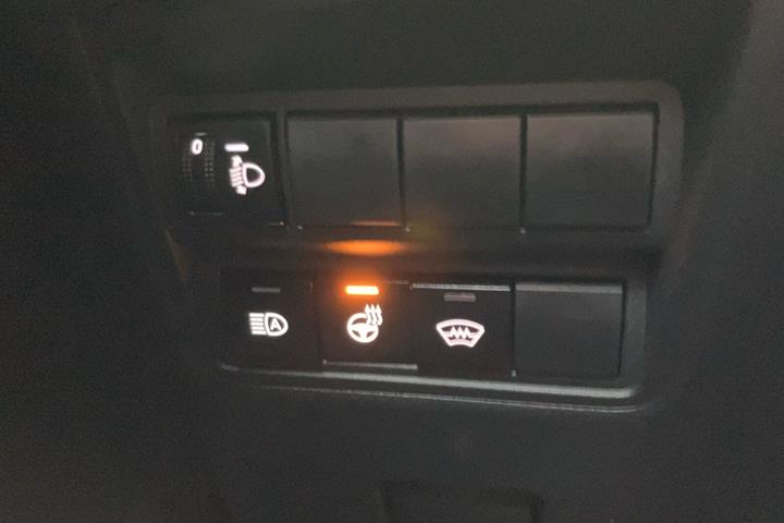 Grå Toyota Yaris Cross fra 2025