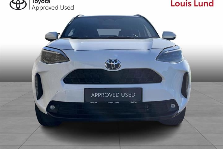 Hvid Toyota Yaris Cross fra 2025