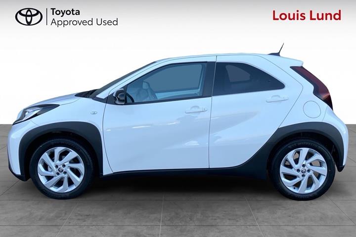 Hvid Toyota Aygo X fra 2025