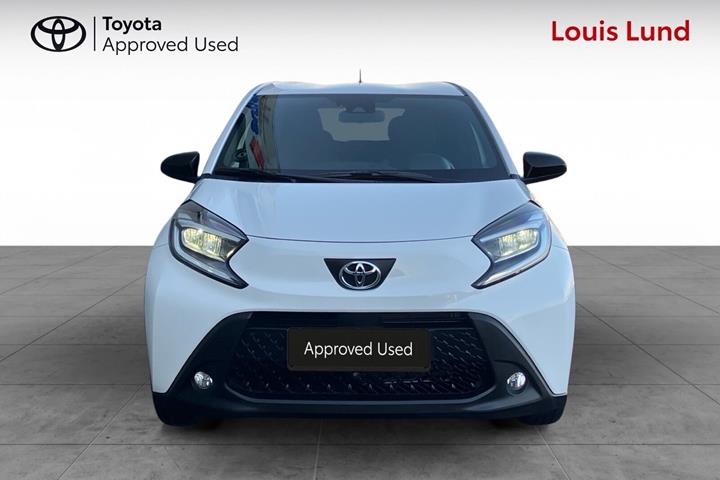 Hvid Toyota Aygo X fra 2025