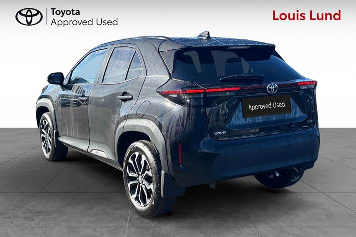 Sort Toyota Yaris Cross fra 2025