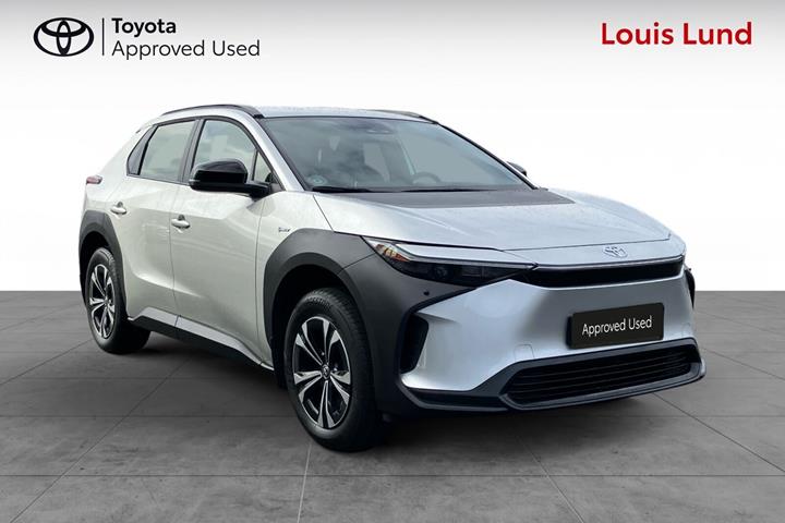 Sølv Toyota BZ4X fra 2025