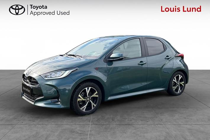 Grøn Toyota Yaris fra 2025 set udefra
