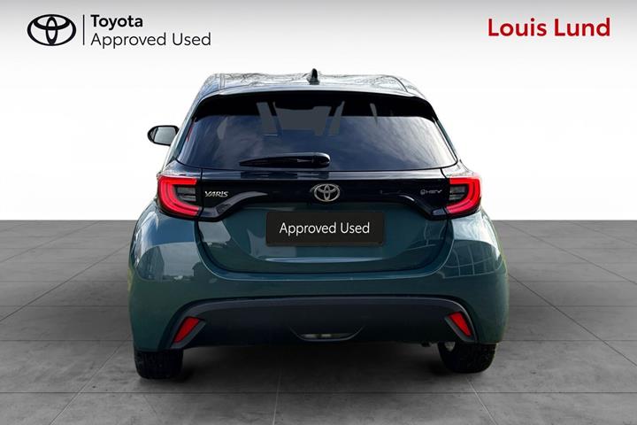 Grøn Toyota Yaris fra 2025