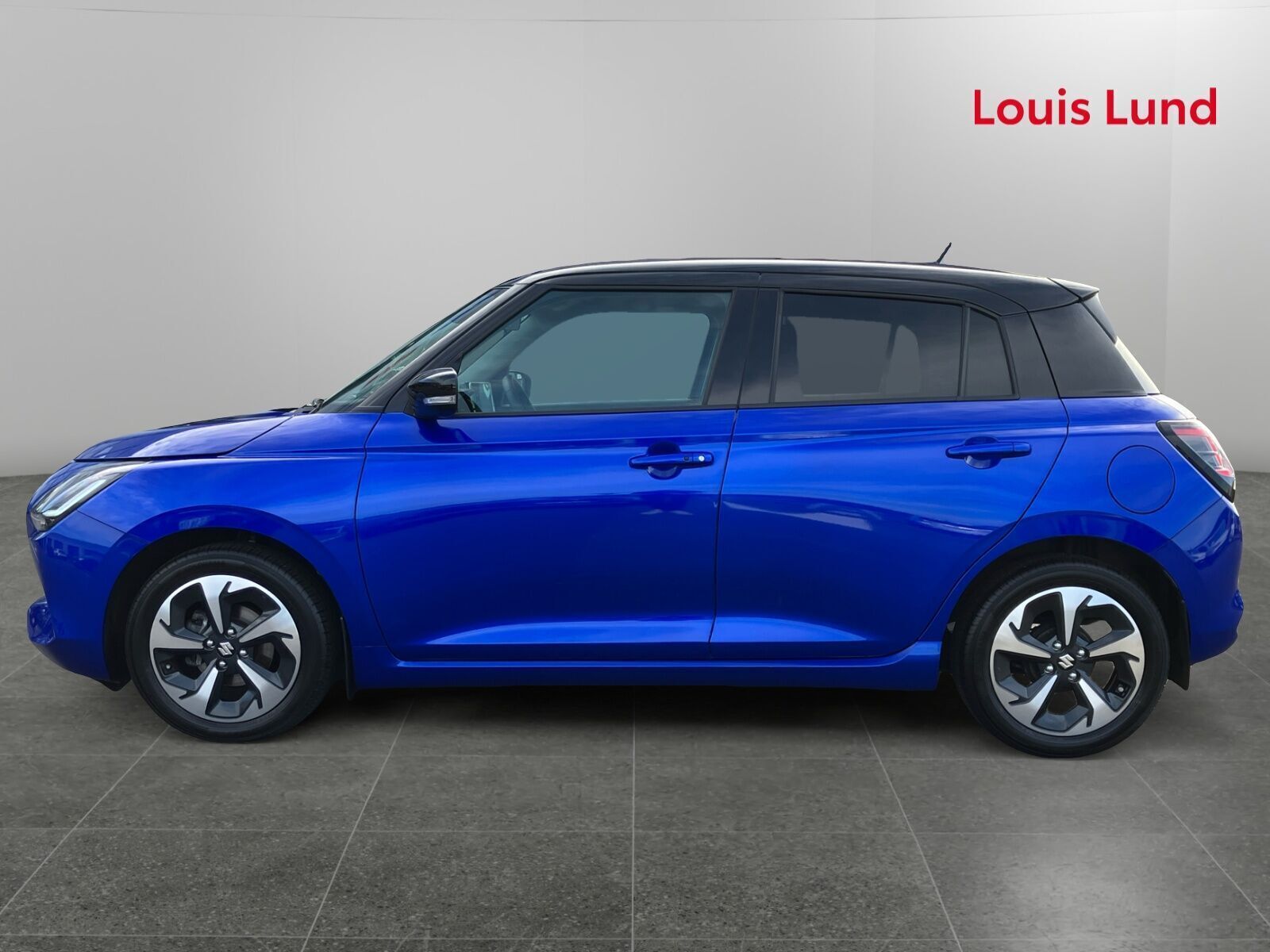 Blå Suzuki Swift fra 2024