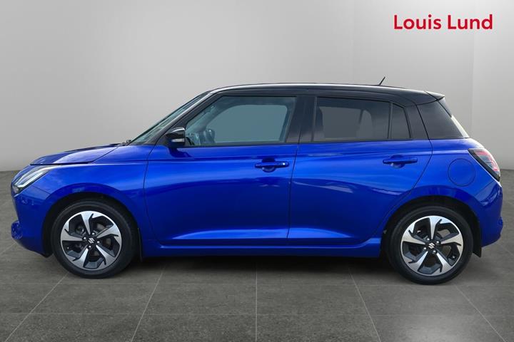 Blå Suzuki Swift fra 2024