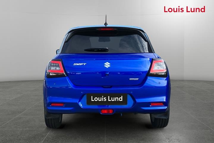 Blå Suzuki Swift fra 2024