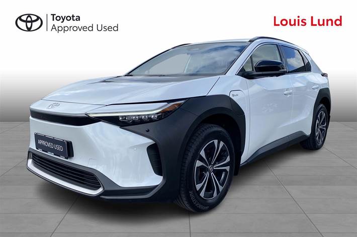 Hvid Toyota BZ4X fra 2024 set udefra