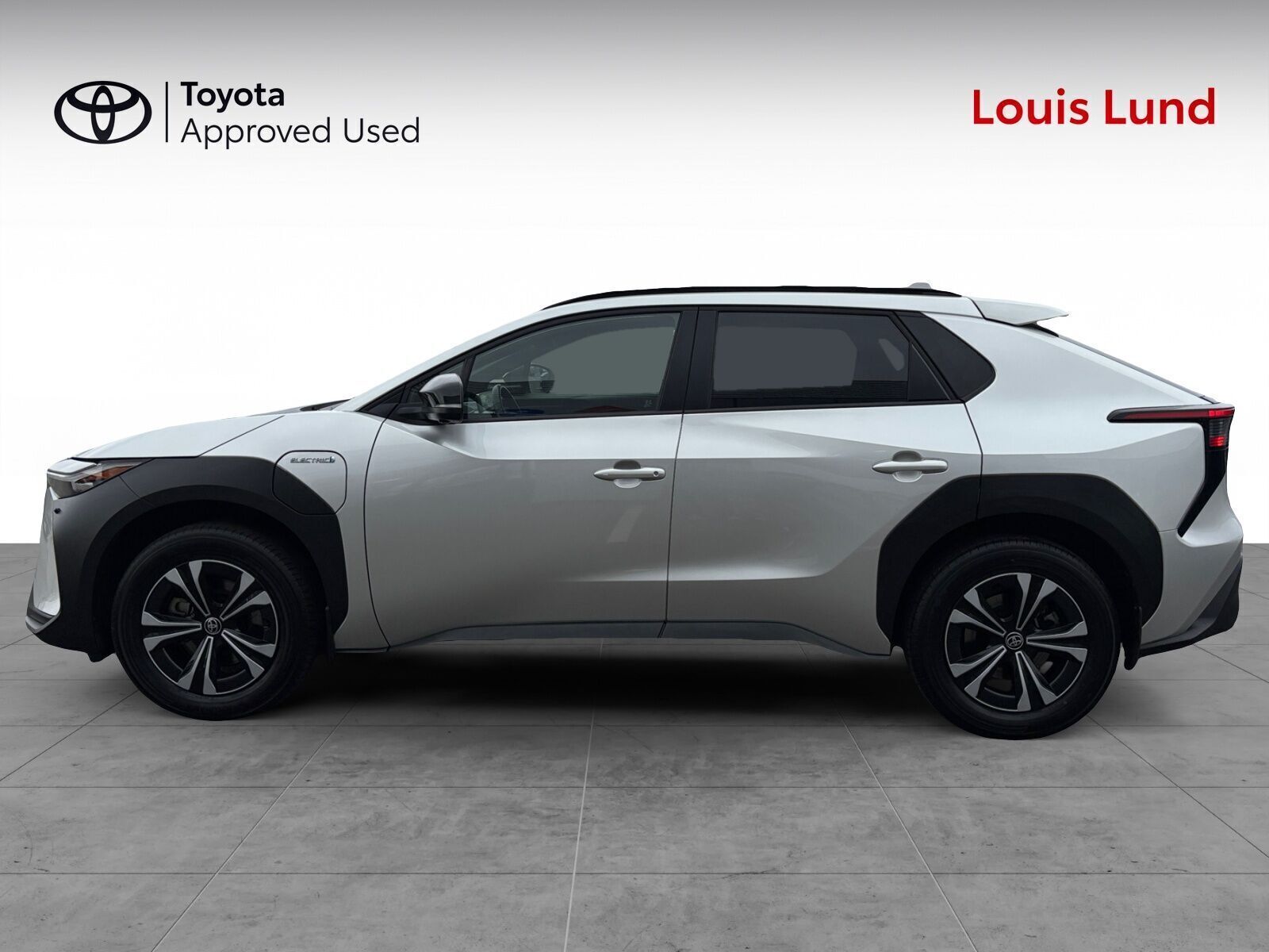 Grå Toyota BZ4X fra 2023