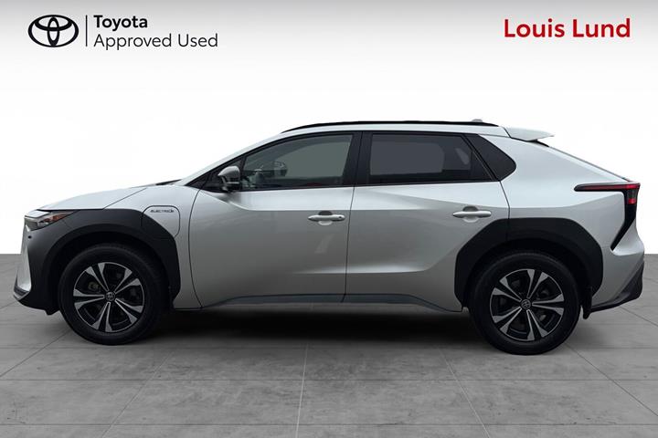 Grå Toyota BZ4X fra 2023