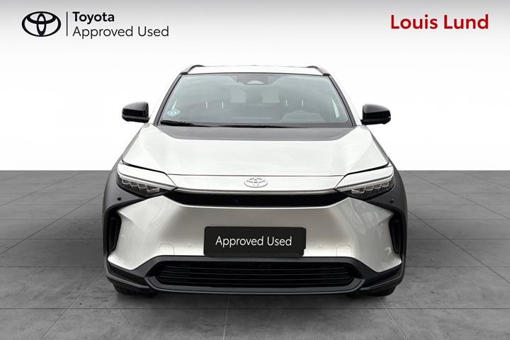 Grå Toyota BZ4X fra 2023