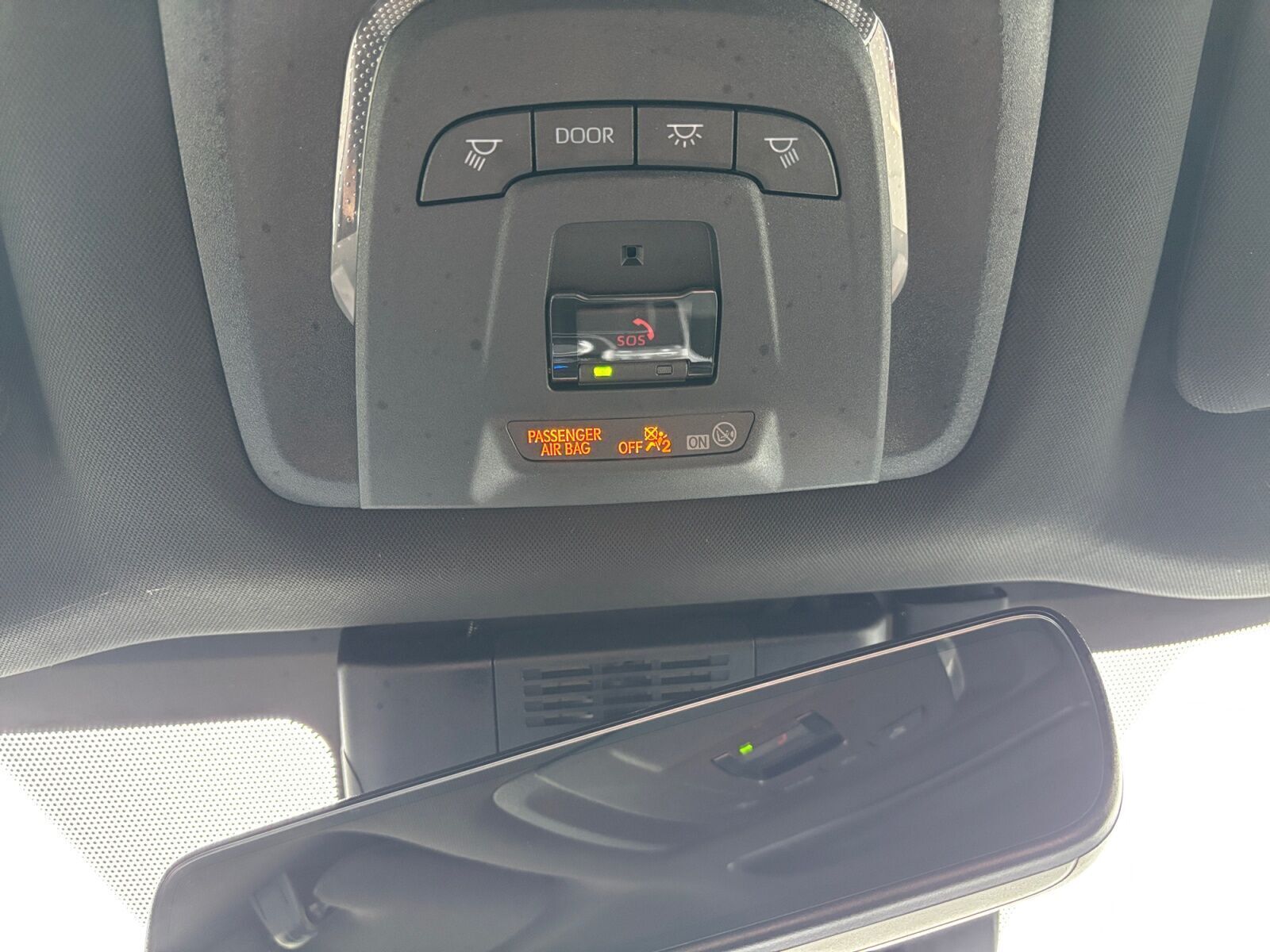 Grå Toyota BZ4X fra 2023