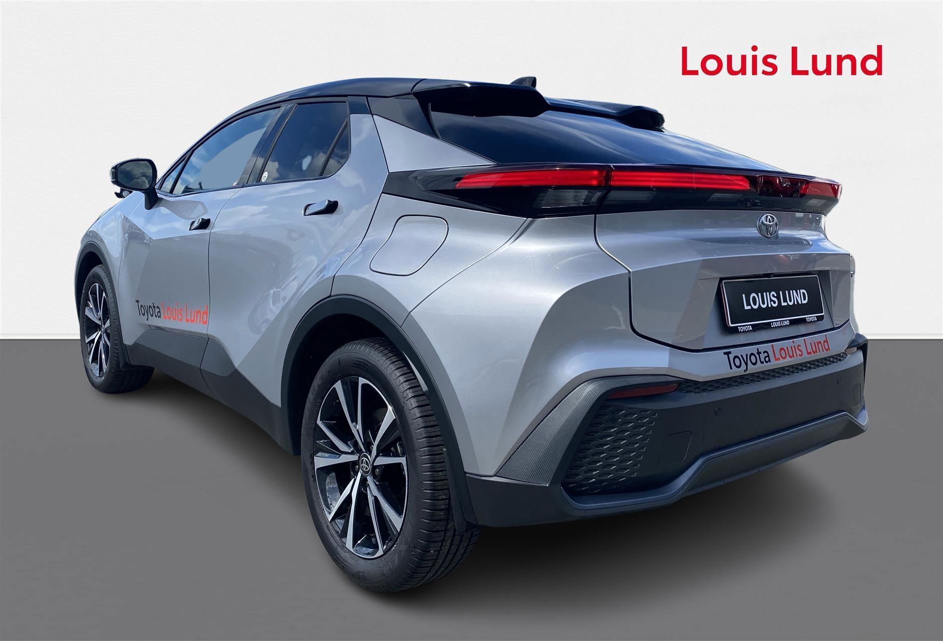 Grå Toyota C-HR fra 2024