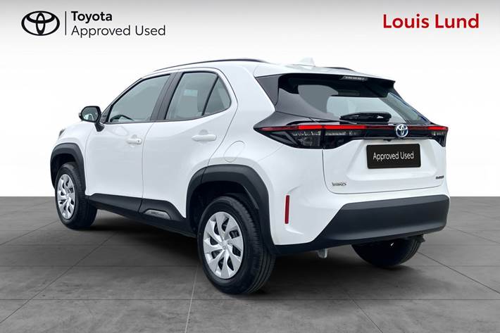 Hvid Toyota Yaris Cross fra 2024