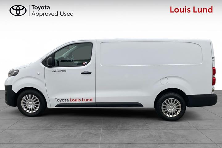 Hvid Toyota ProAce fra 2022