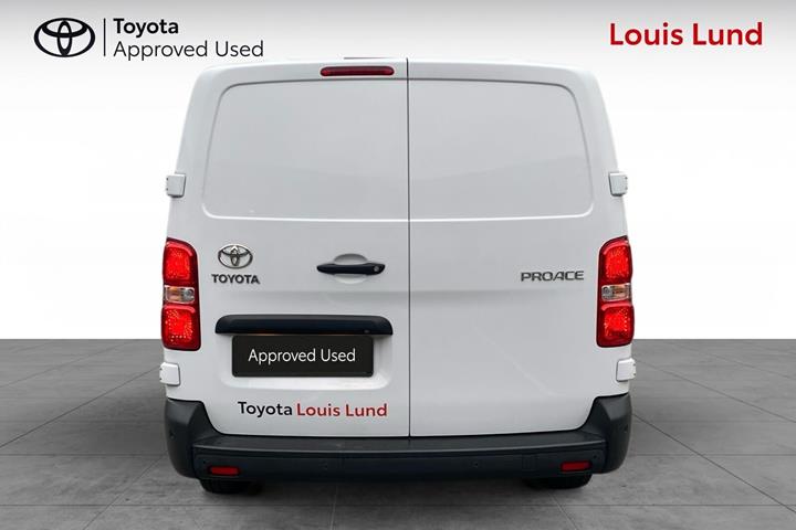 Hvid Toyota ProAce fra 2022