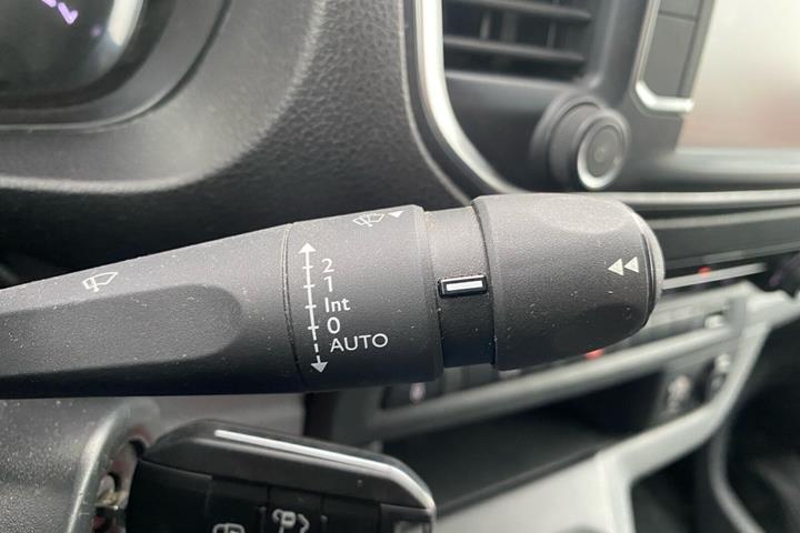 Hvid Toyota ProAce fra 2022