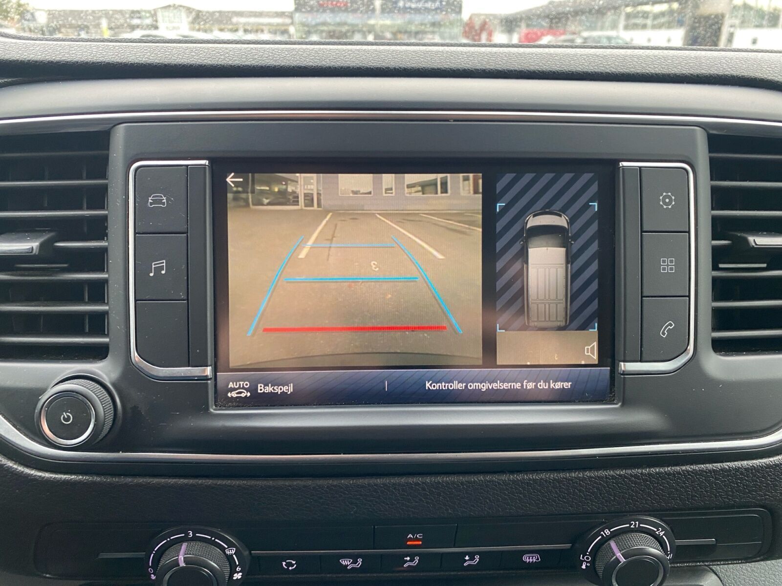 Hvid Toyota ProAce fra 2022