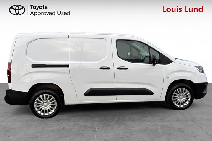 Hvid Toyota ProAce City fra 2023