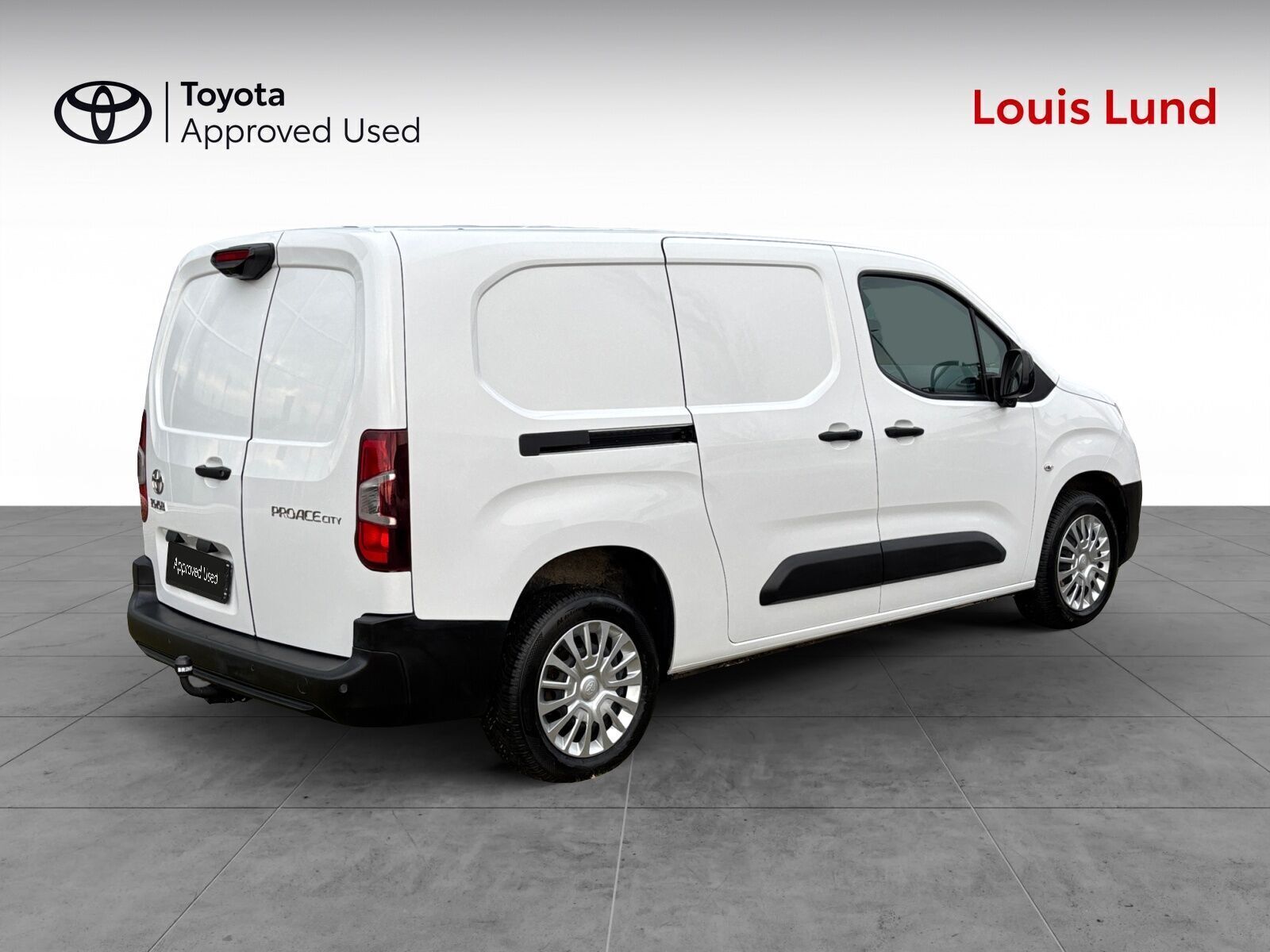 Hvid Toyota ProAce City fra 2023
