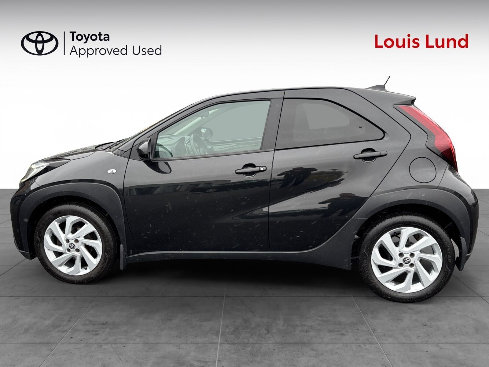 Sort Toyota Aygo X fra 2022