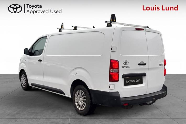 Hvid Toyota ProAce fra 2021