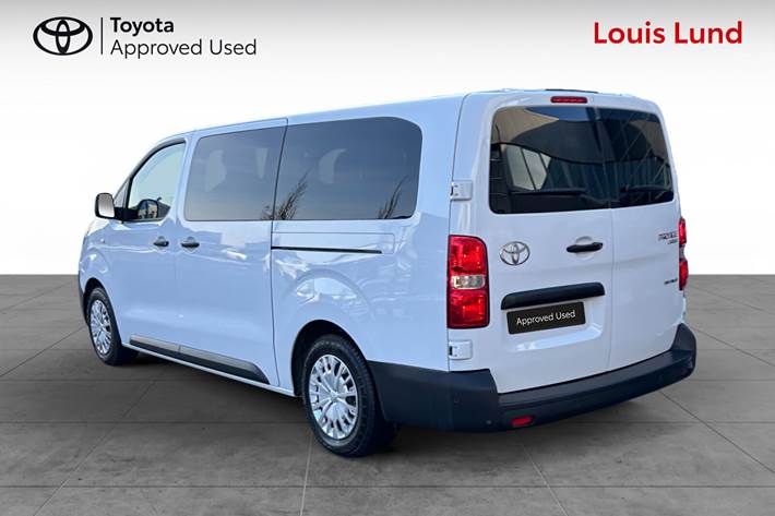 Hvid Toyota Proace Verso Electric fra 2024