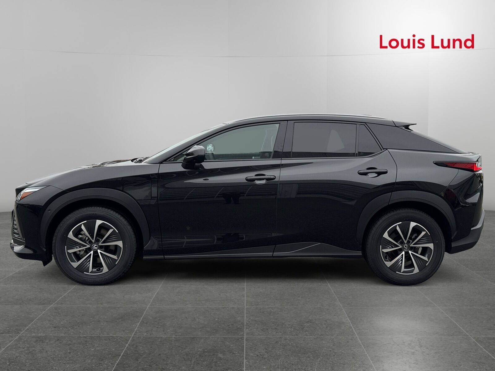 Sort Lexus RZ fra 2025