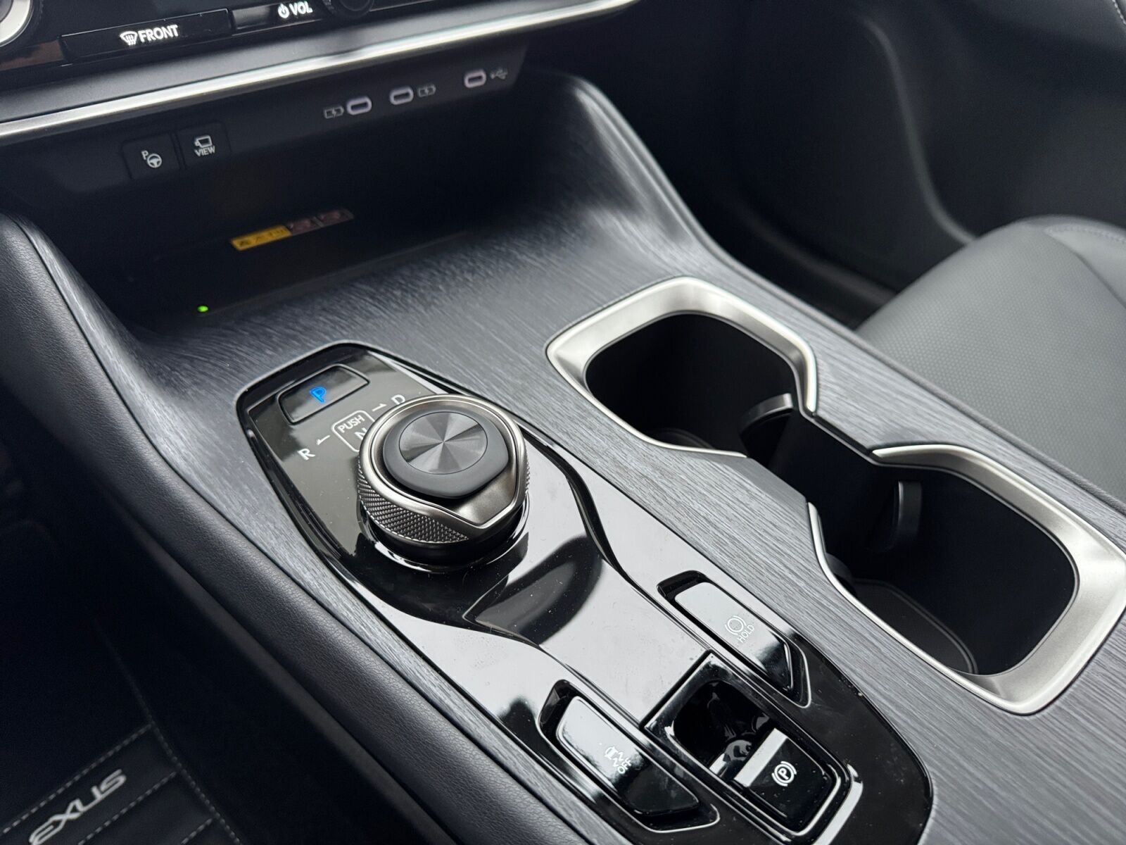 Sort Lexus RZ fra 2025