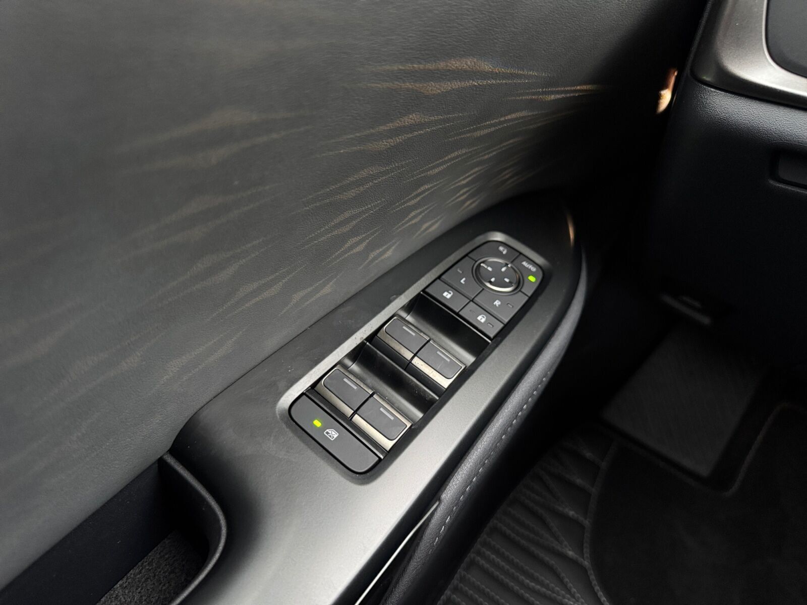 Sort Lexus RZ fra 2025