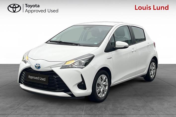 Hvid Toyota Yaris fra 2018 set udefra