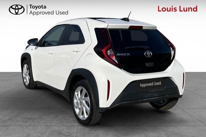Hvid Toyota Aygo X fra 2022