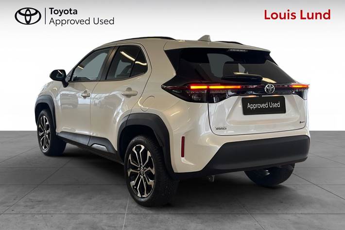 Hvid Toyota Yaris Cross fra 2024