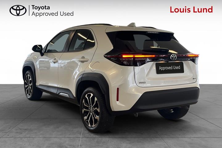 Hvid Toyota Yaris Cross fra 2024