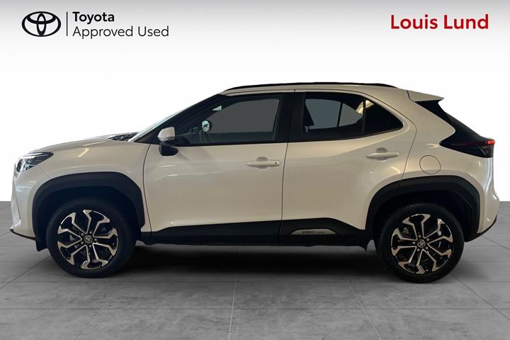Hvid Toyota Yaris Cross fra 2024