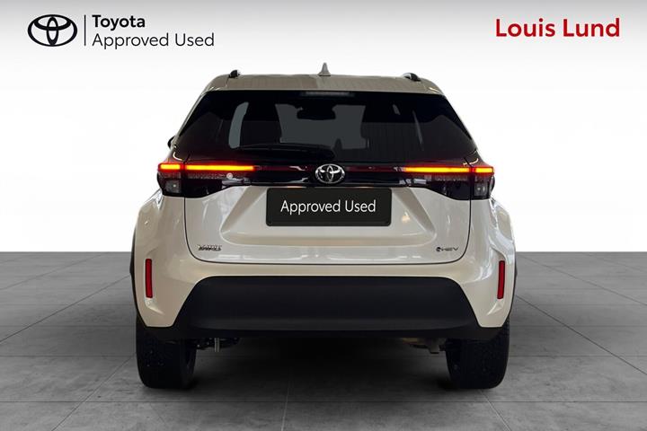 Hvid Toyota Yaris Cross fra 2024