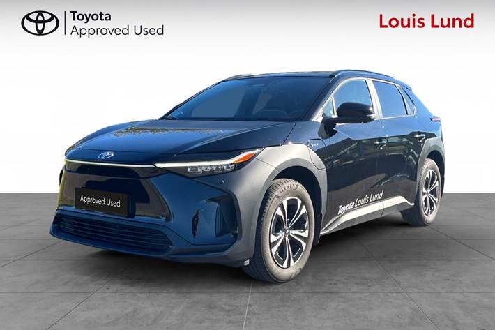 Sort Toyota BZ4X fra 2025 set udefra