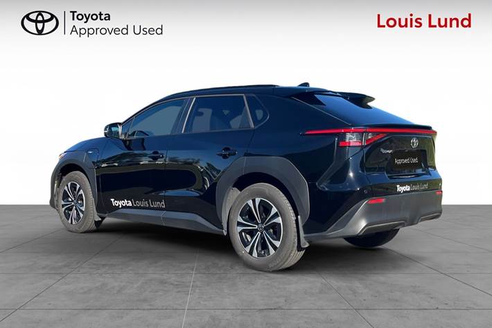 Sort Toyota BZ4X fra 2025