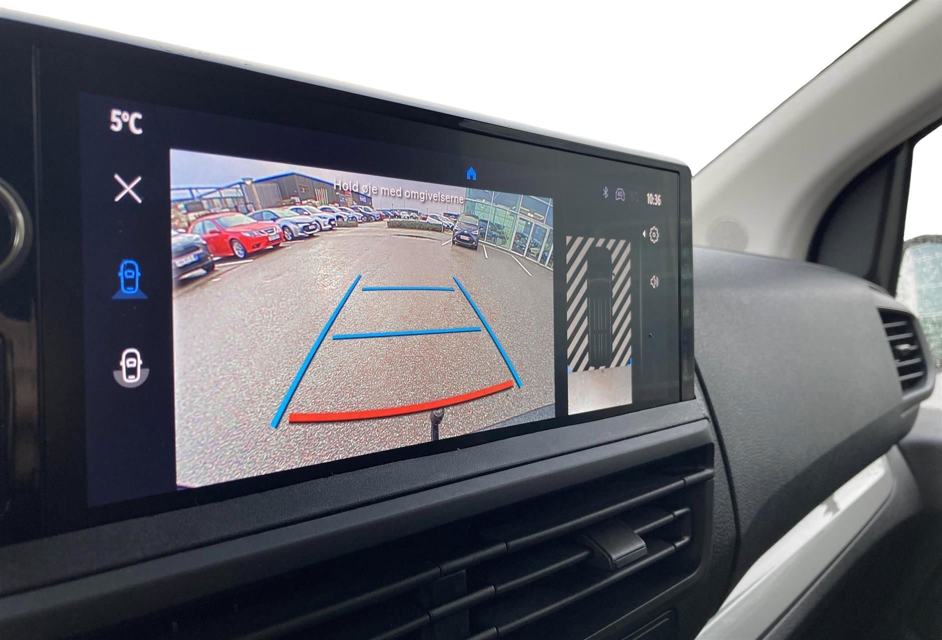 Hvid Toyota ProAce fra 2025