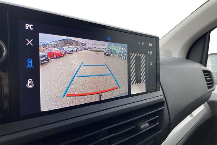 Hvid Toyota ProAce fra 2025