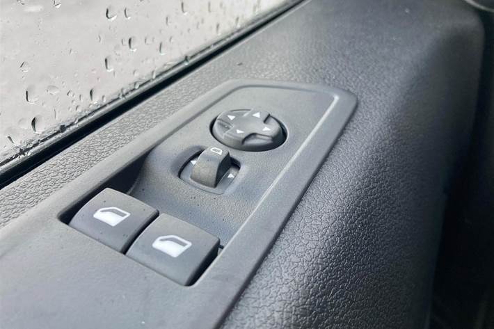 Hvid Toyota ProAce fra 2025