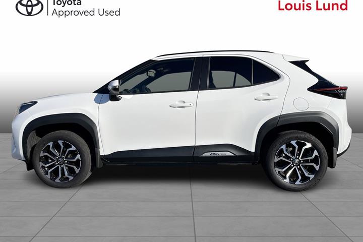 Hvid Toyota Yaris Cross fra 2024