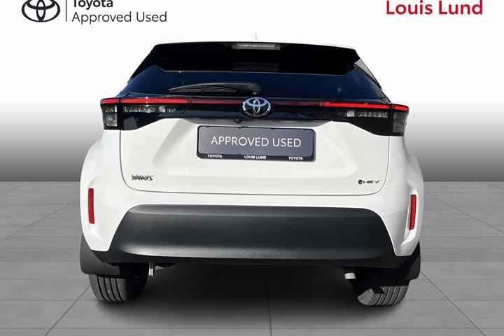 Hvid Toyota Yaris Cross fra 2024