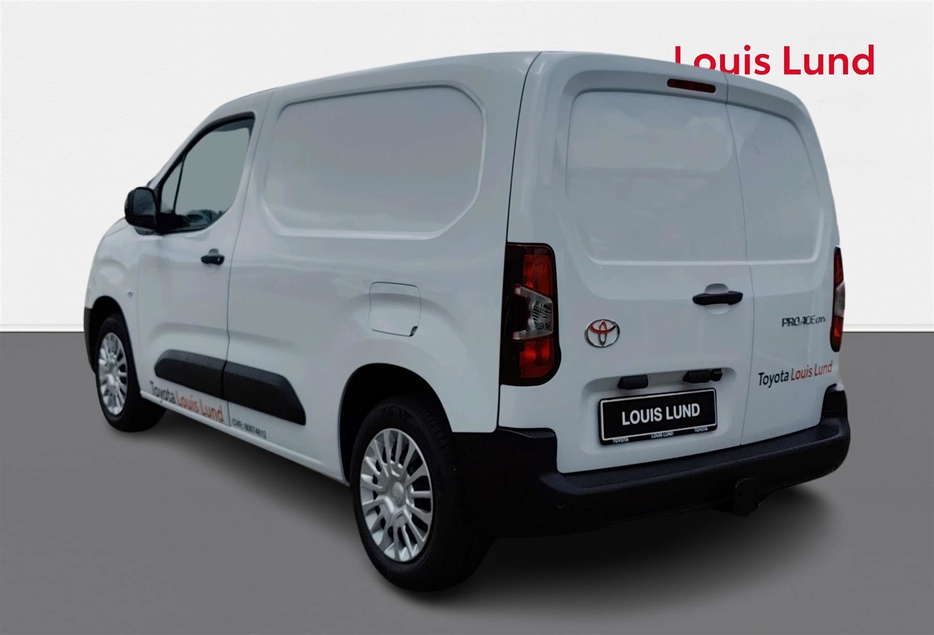 Hvid Toyota ProAce City fra 2024