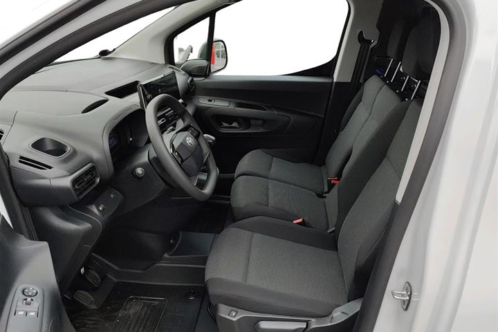 Hvid Toyota ProAce City fra 2024