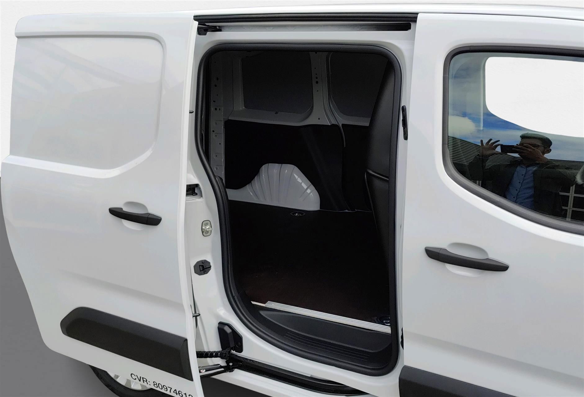 Hvid Toyota ProAce City fra 2024