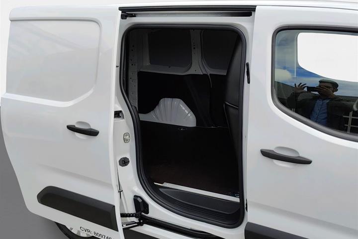 Hvid Toyota ProAce City fra 2024
