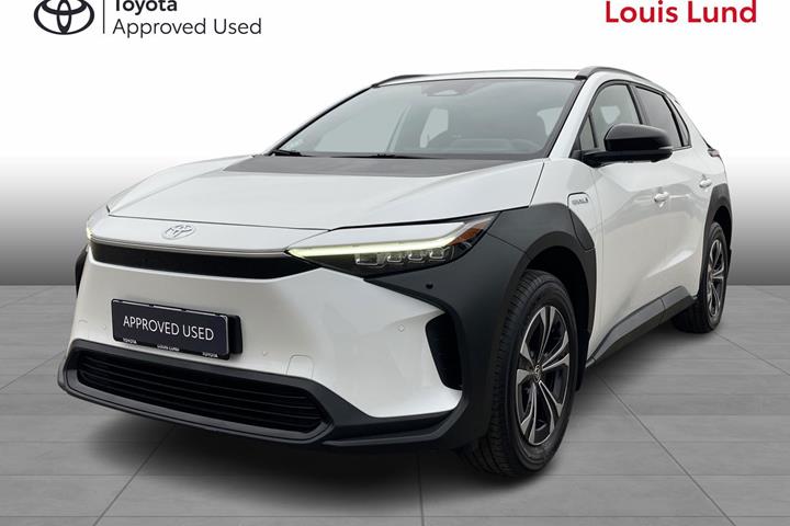 Hvid Toyota BZ4X fra 2024 set udefra